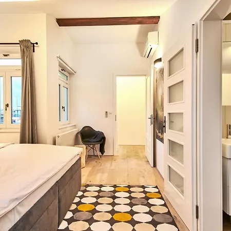 Rooftop On The Old Town Square, Whirlpool, Ac, Fireplace Apartment