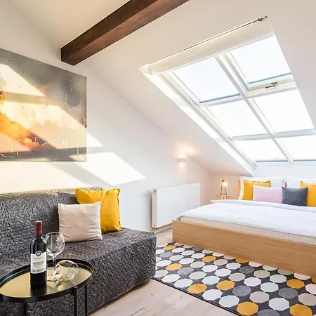 Rooftop On The Old Town Square, Whirlpool, Ac, Fireplace Apartment *