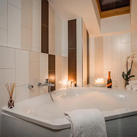 Rooftop On The Old Town Square, Whirlpool, Ac, Fireplace Apartment